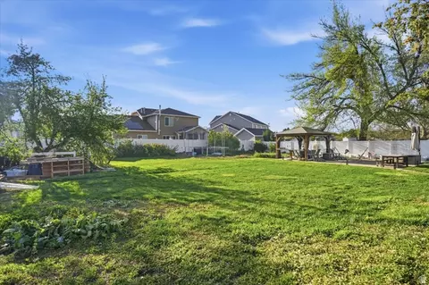 Exterior - 1095 Park Ave, Logan, UT 84321 photo 1 of 5