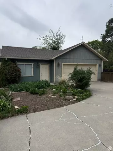 Exterior - 2181 E Arbor Ln, Holladay, UT 84117 photo 3 of 10