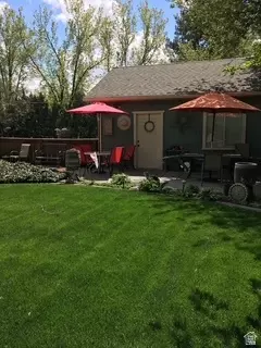 Exterior - 2181 E Arbor Ln, Holladay, UT 84117 photo 9 of 10