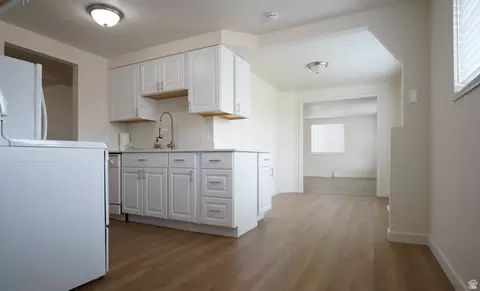 Kitchen - 416 E 8260 S, Sandy, UT 84070 photo 3 of 4