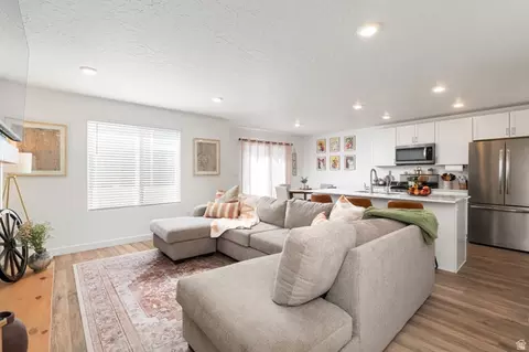 1063 E Dory Boat Rd, Saratoga Springs, UT 84045