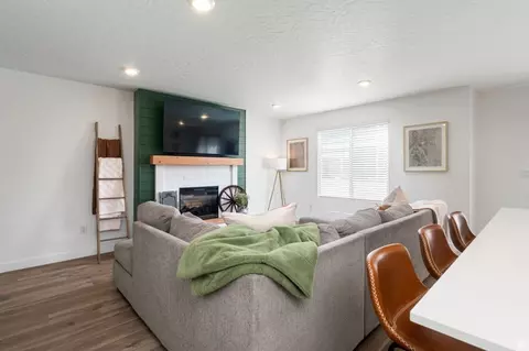 1063 E Dory Boat Rd, Saratoga Springs, UT 84045