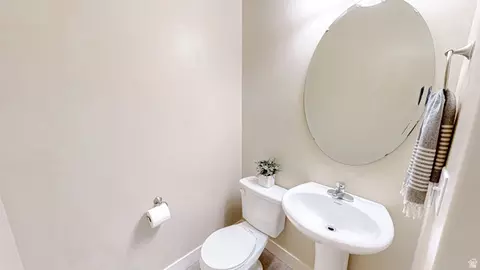 Bath - 368 E 700 N, Springville, UT 84663 photo 1 of 5
