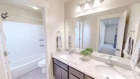 Bath - 368 E 700 N, Springville, UT 84663 photo 3 of 5