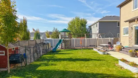 Exterior - 368 E 700 N, Springville, UT 84663 photo 2 of 6