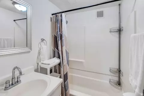 Bath - 358 W 400 S, Provo, UT 84601 photo 1 of 3