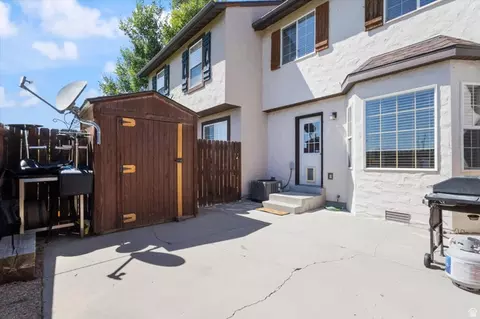 Exterior - 780 E Hamlet Cir S, Midway, UT 84049 photo 1 of 5
