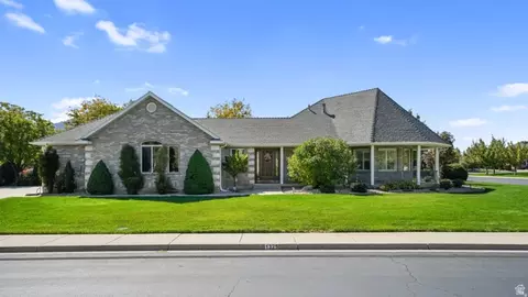 Exterior - 1325 W Park Meadows Dr, Mapleton, UT 84664 photo 2 of 11