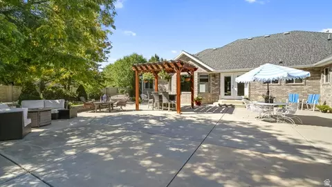 Exterior - 1325 W Park Meadows Dr, Mapleton, UT 84664 photo 5 of 11