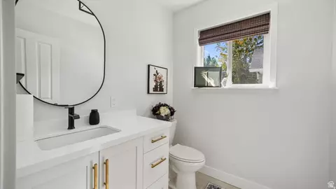 Bath - 1325 W Park Meadows Dr, Mapleton, UT 84664 photo 1 of 4