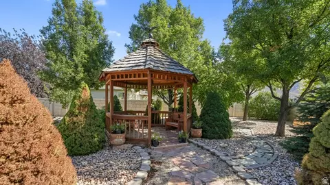 Exterior - 1325 W Park Meadows Dr, Mapleton, UT 84664 photo 6 of 11