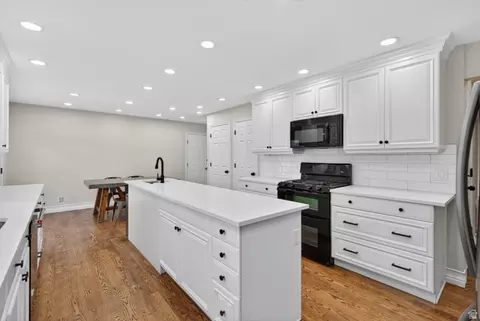Kitchen - 2257 E Karalee Way S, Sandy, UT 84092 photo 6 of 10