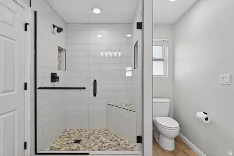Bath - 2257 E Karalee Way S, Sandy, UT 84092 photo 2 of 5