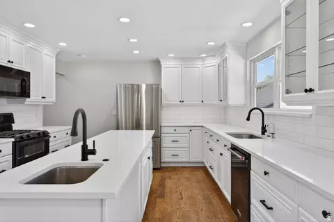 Kitchen - 2257 E Karalee Way S, Sandy, UT 84092 photo 4 of 10