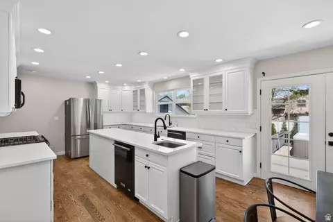 Kitchen - 2257 E Karalee Way S, Sandy, UT 84092 photo 2 of 10