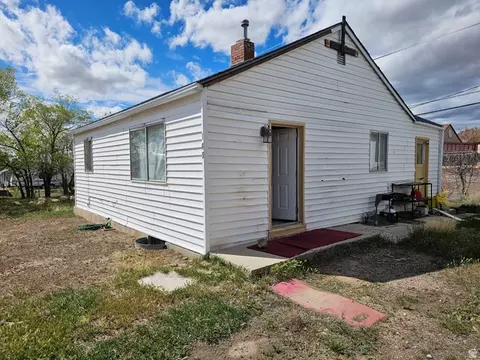 163 Carson Ave, East Carbon, UT 84520