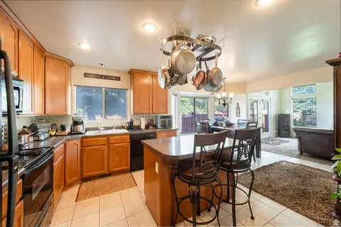 Kitchen - 7456 Southcrest Cir, Midvale, UT 84047 photo 3 of 5