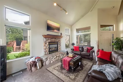Living - 7456 Southcrest Cir, Midvale, UT 84047 photo 4 of 4