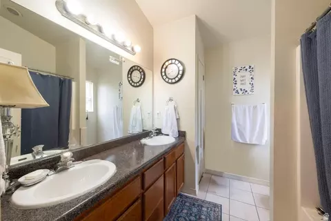 Bath - 7456 Southcrest Cir, Midvale, UT 84047 photo 2 of 6