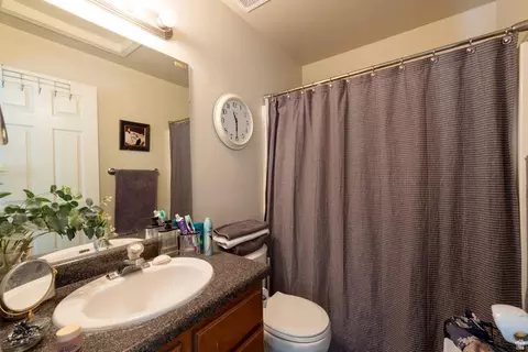 Bath - 7456 Southcrest Cir, Midvale, UT 84047 photo 3 of 6