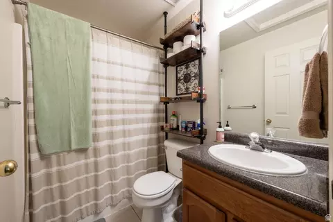 Bath - 7456 Southcrest Cir, Midvale, UT 84047 photo 6 of 6