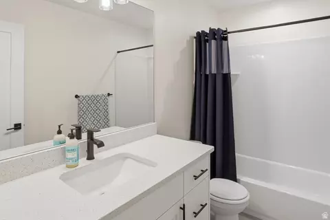 Bath - 1298 E 1640 S, Ogden, UT 84404 photo 2 of 4
