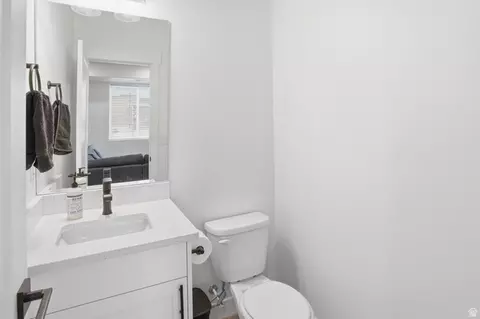 Bath - 1298 E 1640 S, Ogden, UT 84404 photo 1 of 4