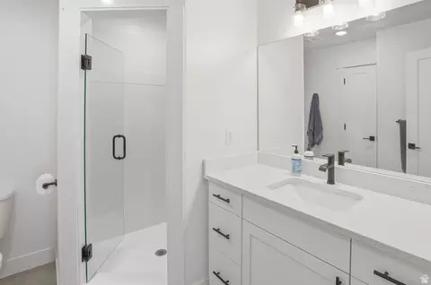 Bath - 1298 E 1640 S, Ogden, UT 84404 photo 4 of 4
