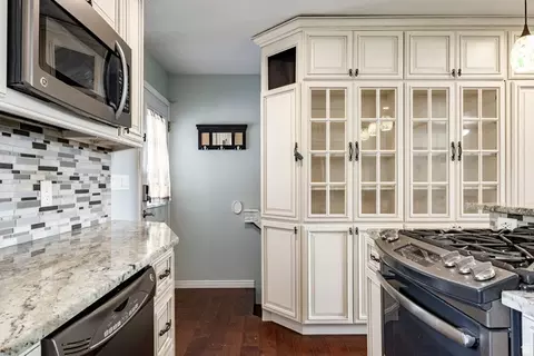 Kitchen - 182 W Cornell Dr, Midvale, UT 84047 photo 3 of 4