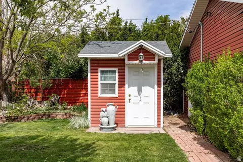 Exterior - 182 W Cornell Dr, Midvale, UT 84047 photo 6 of 8