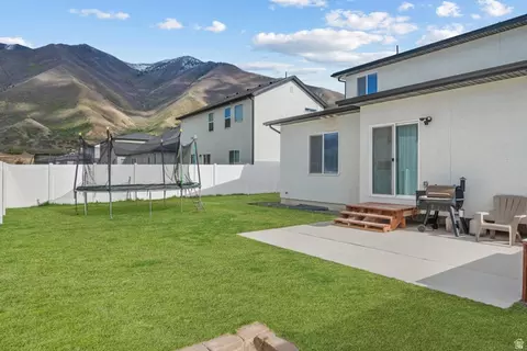 Exterior - 826 W Walnut Bark Ln, Mapleton, UT 84664 photo 3 of 13