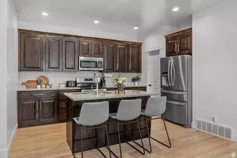 Kitchen - 826 W Walnut Bark Ln, Mapleton, UT 84664 photo 2 of 2