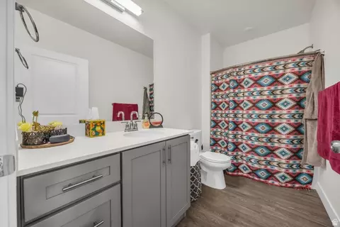 Bath - 2101 N Main St #409, Sunset, UT 84015 photo 2 of 2