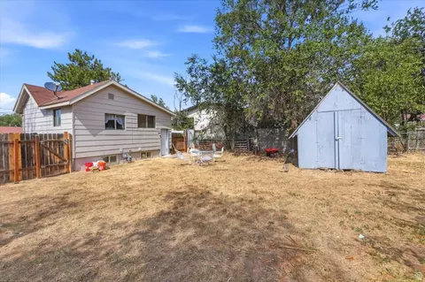 Exterior - 390 E Utah Ave, Tooele, UT 84074 photo 5 of 7
