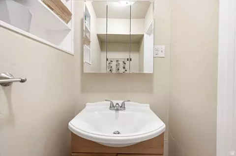 Bath - 390 E Utah Ave, Tooele, UT 84074 photo 1 of 2