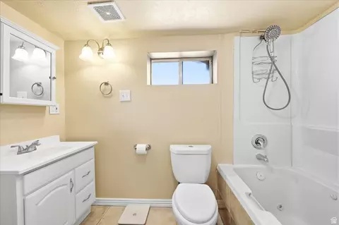 Bath - 390 E Utah Ave, Tooele, UT 84074 photo 2 of 2