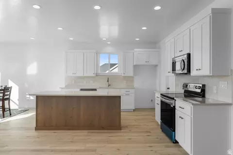 Kitchen - 2662 S Eagle Dr #01, Spanish Fork, UT 84660 photo 2 of 2