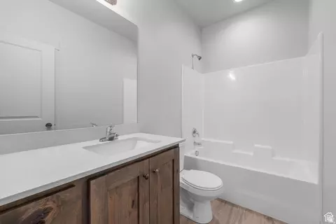 Bath - 2675 S Eagle Dr #15, Spanish Fork, UT 84660 photo 2 of 2