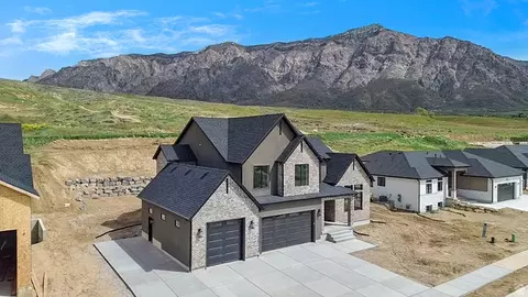 1286 W Caribou Ct #100, Pleasant View, UT 84414