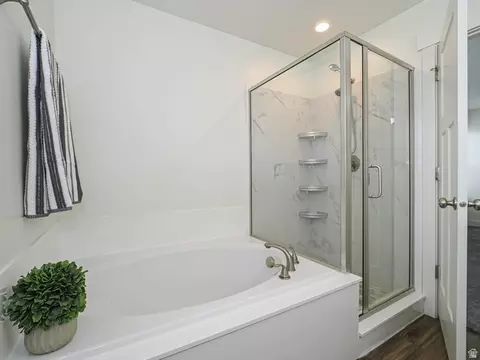 Bath - 868 E Cliffrose Dr, Eagle Mountain, UT 84005 photo 1 of 4