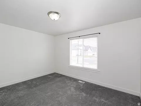 Bedroom - 868 E Cliffrose Dr, Eagle Mountain, UT 84005 photo 2 of 3
