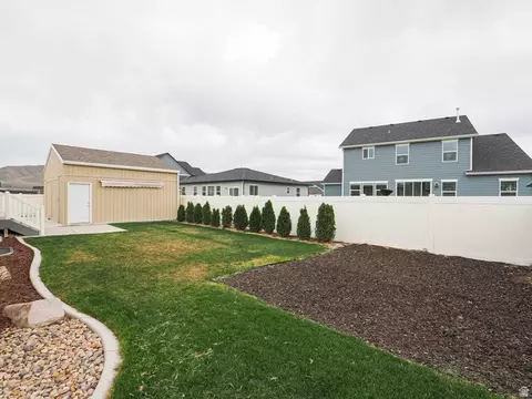 Exterior - 868 E Cliffrose Dr, Eagle Mountain, UT 84005 photo 3 of 7