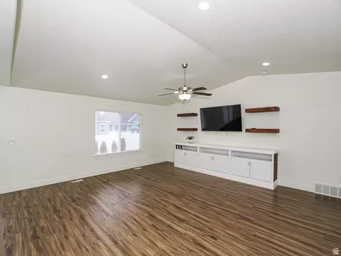 Living - 868 E Cliffrose Dr, Eagle Mountain, UT 84005 photo 1 of 2
