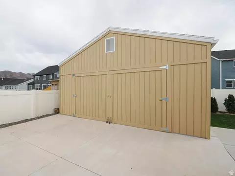 Exterior - 868 E Cliffrose Dr, Eagle Mountain, UT 84005 photo 6 of 7