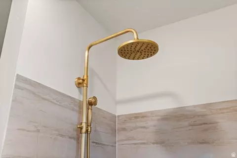 Bath - 596 S 1500 E, Provo, UT 84606 photo 7 of 8