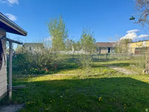 Exterior - 165 E 100 S, Smithfield, UT 84335 photo 2 of 2