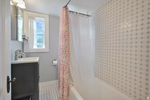 Bath - 250 W 100 N, Logan, UT 84321 photo 3 of 4