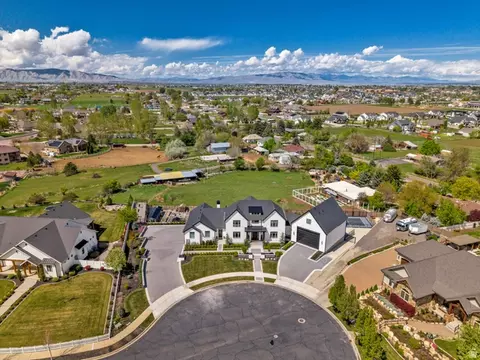 View/Area - 1720 S Hillcrest Cir W, Mapleton, UT 84664 photo 2 of 10
