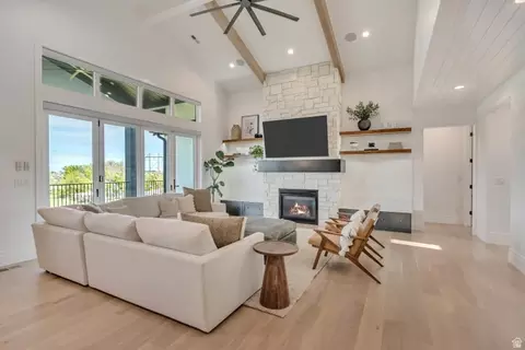 Living - 1720 S Hillcrest Cir W, Mapleton, UT 84664 photo 2 of 3