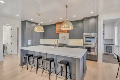 Kitchen - 1720 S Hillcrest Cir W, Mapleton, UT 84664 photo 2 of 6